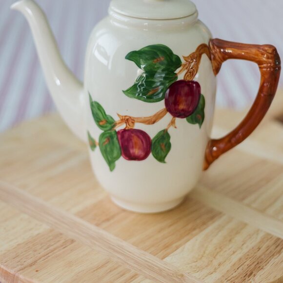 Lovely Franciscan Apple Coffee Pot - Picture 3 of 3